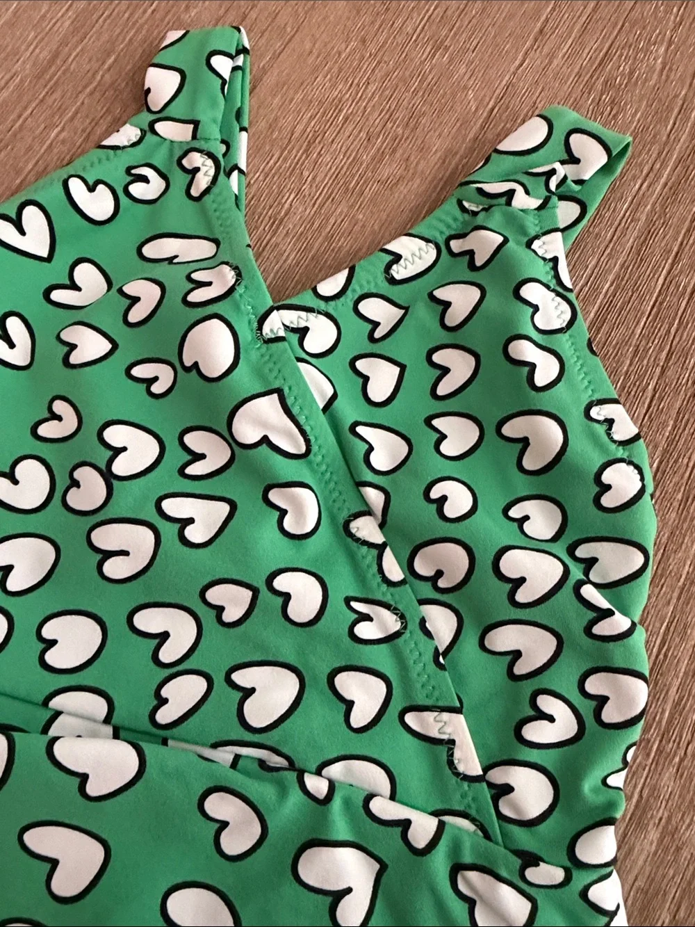 GAP bright green